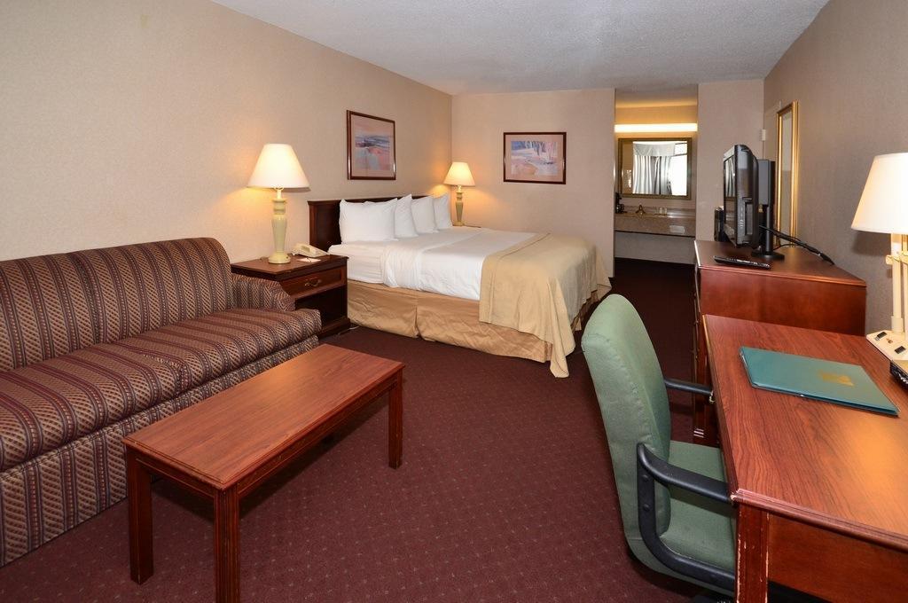 Quality Inn Exit 4 Clarksville Exterior photo
